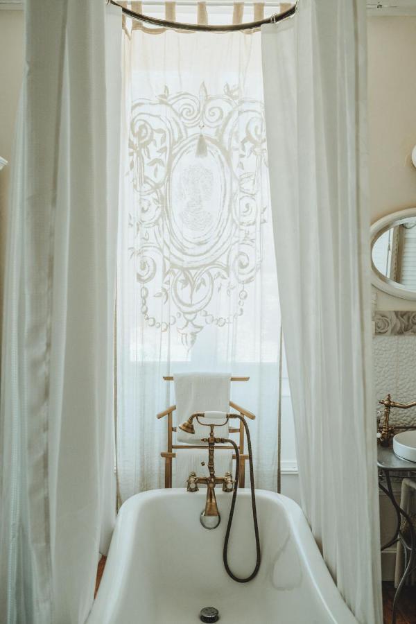 Château Du Guérinet Saint-Priest-Bramefant Chambre photo