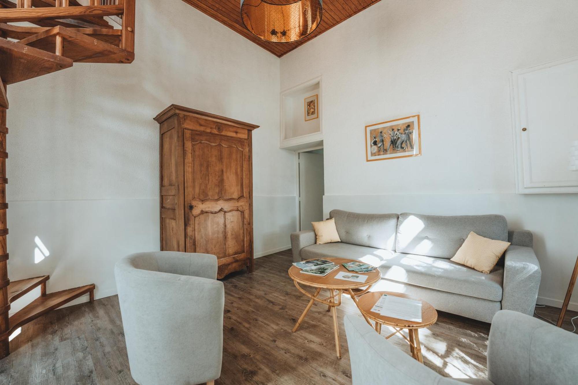 Château Du Guérinet Saint-Priest-Bramefant Extérieur photo